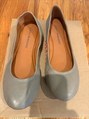 Lucky Brand Gray Leather Round-Toe Ballet Flats